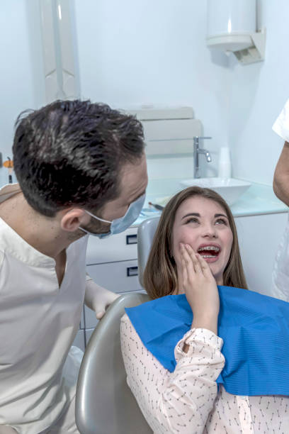 Best Emergency Dental Care for Broken or Chipped Teeth in Elwood, NY